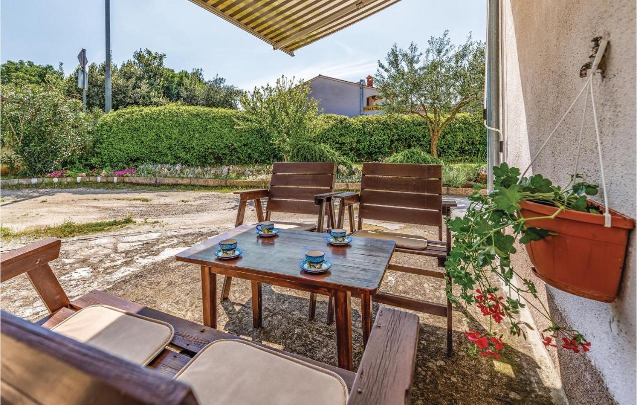 Cozy Apartment In Fazana With Kitchen Exterior foto
