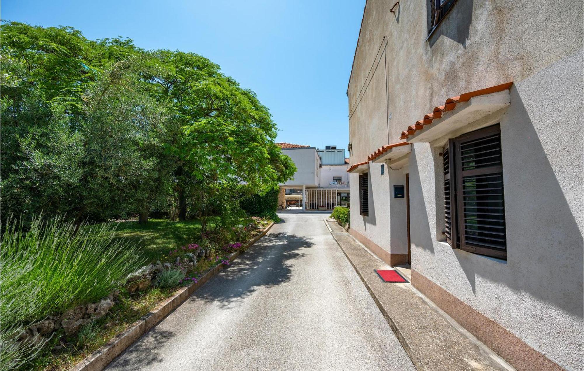Cozy Apartment In Fazana With Kitchen Exterior foto